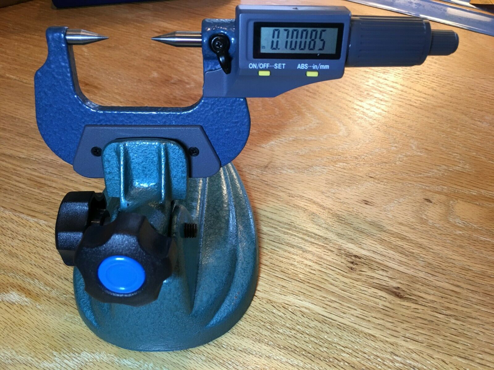 Micrometer holder stand